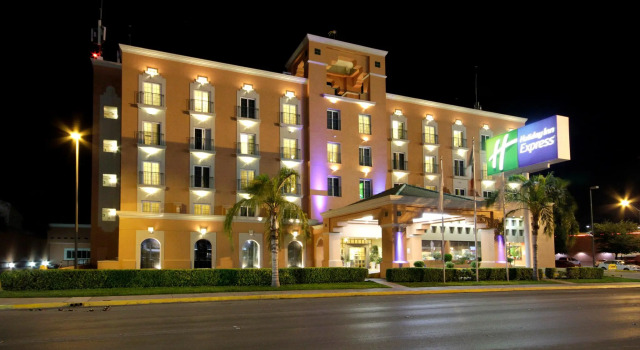 Кровать в общем номере Holiday Inn Express Torreon by IHG