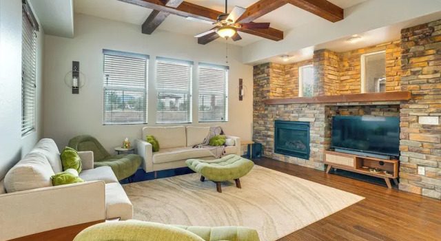 Pool, Views & Ample Space! Sunny Goodyear Retreat, Забронировать Дом для отпуска Гудиер 