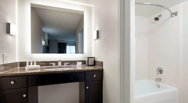 Homewood Suites by Hilton Anaheim-Main Gate Area
