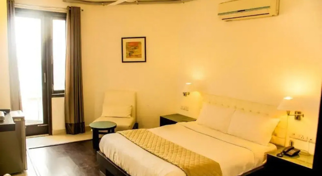 Hotel IP Swarn Near Anand Vihar Vaishali