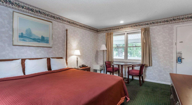 Четырёхместный люкс с 2 комнатами Travelodge by Wyndham Great Barrington Berkshires
