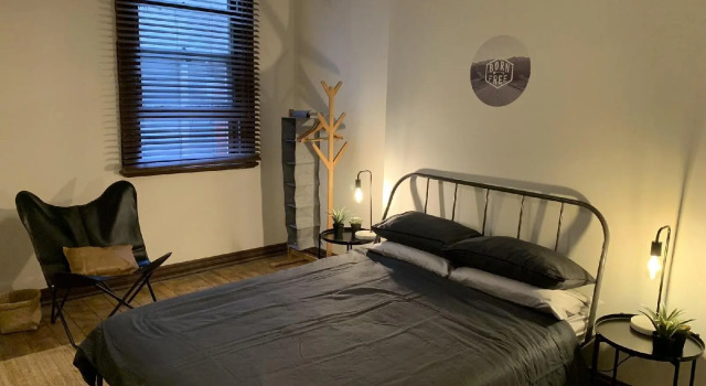 Central Club Hotel - North Melbourne, Book Hotel  