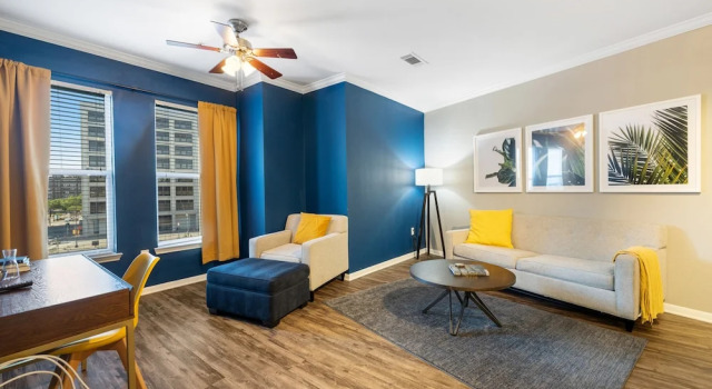Kasa Dallas West End