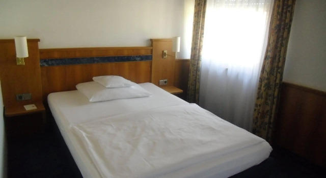 Luna Inn Stuttgart City, Забронировать Отель СПА-отели Штутгарта, рядом с University of Applied Sciences, SPA-услуги