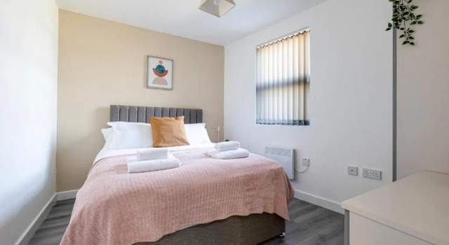 Modern & refurbished 2/bed apartment in Stockport, Забронировать Апартаменты/квартира Стокпорт Большой Манчестер, рядом с The Plaza