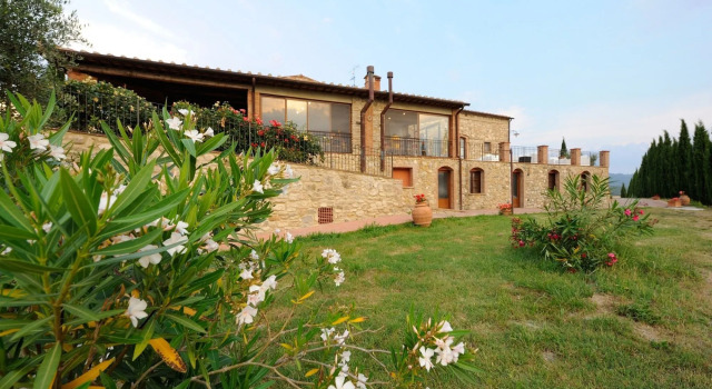 Agrihotel Il Palagetto, Book Hotel Volterra Tuscany