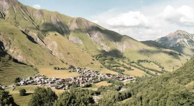 Апартаменты с балконом Mountain-view Apartment for 6 Guests