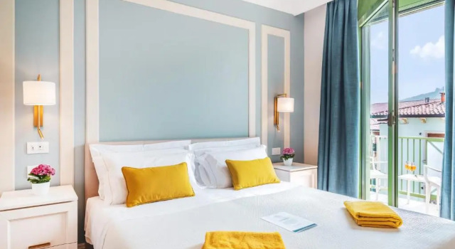 Полулюкс Sky Pool Hotel Sole Garda