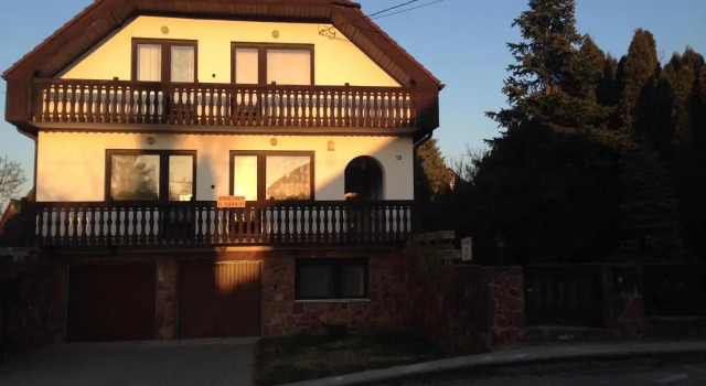 Ilona Panzió, Забронировать Отель Отели Балатонлелле 3 звезды, 3*