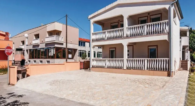 Apartments Hak - One Bedroom Apartment With Balcony, Забронировать Апартаменты/квартира Вир Zadar Islands