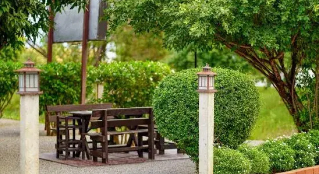 Sanaepatan Home Resort - เสน่ห์ป่าตาล โฮม รีสอร์ต, Забронировать Курортный отель Сан-Кампаенг 