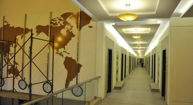 Pride Biznotel Manjusar, Rezervovat Hotel Hotely v Gujarat s parkováním, Parkování