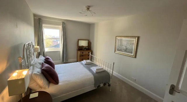 Апартаменты Treetop Sea Views - Super Cute & Cosy Seaside Getaway - Perfect for Couples, Families & Groups