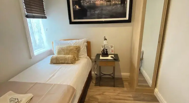 Номер Standard Alexander Hotel