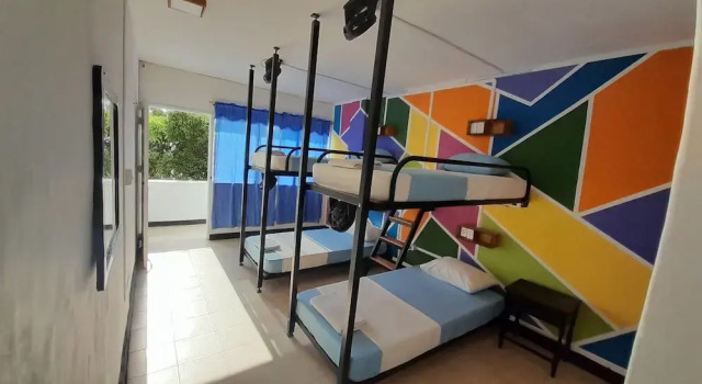 Standard quadruple chambre 1 chambre avec balcon Panamerican Hostel