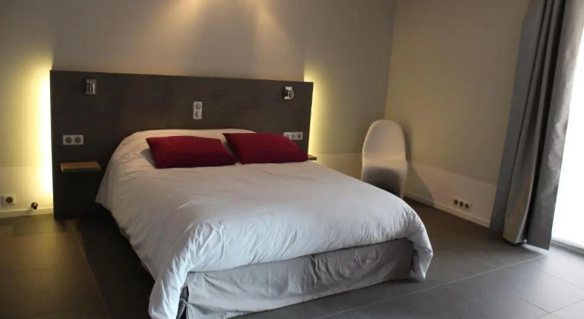 La Couture du Charme, Book Hotel Hoteller i Saméon med pool, Swimmingpool