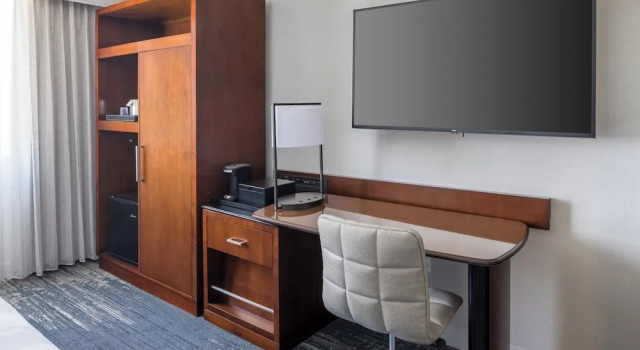 Номер Deluxe Richmond Marriott