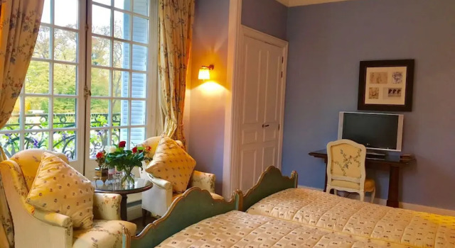 Номер Royal Château des Forgets Hotel