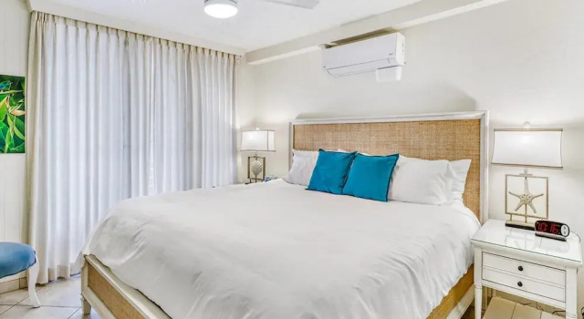Номер Standard Punahoa Beach 201 - Direct Ocean Front, Beautiful Renovation, Split AC, Wi-fi