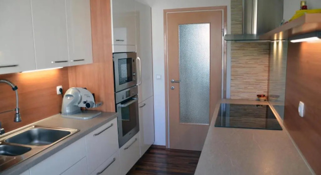 Апартаменты с балконом Apartments Lenardic