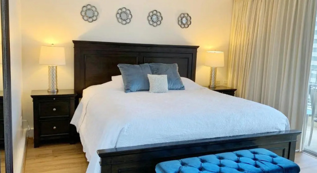 Люкс Deluxe Vacation Rental Studios at Royal Garden Waikiki