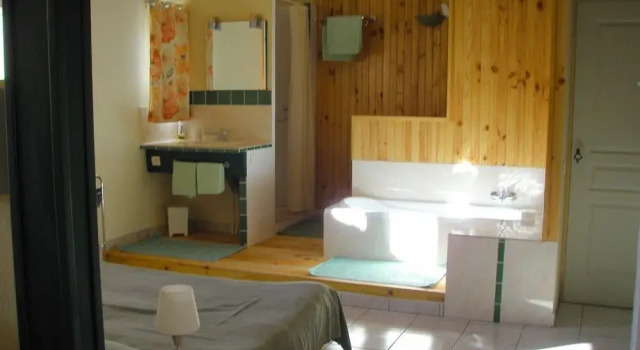 La Pourcatiero, Book Hotel Hoteller i Lignairolles med pool, Swimmingpool