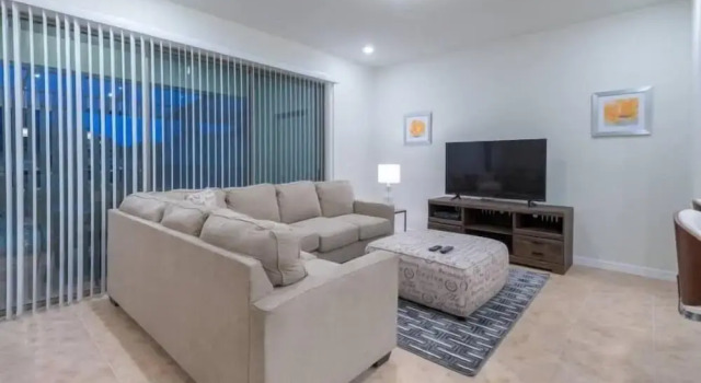 Solterra 5BR Townhouse w Splash Pool