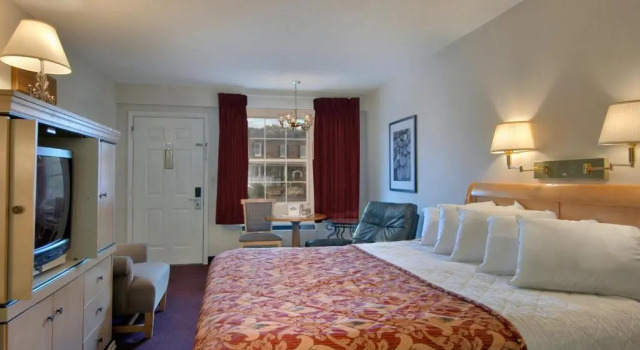 Номер Standard Bourbon Capital Inn