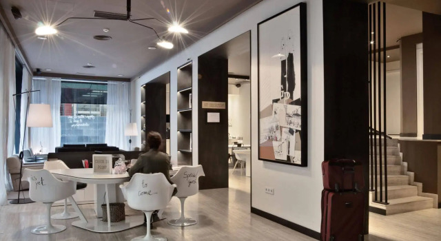 Pol & Grace Hotel
