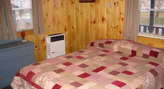 Sun Valley Cottages, Varaa Hotelli Hotellit New England uima-altaalla, Uima-allas