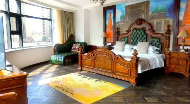 Люкс Ambassador Urumqi Belt and Road Theme Hotel (International Convention and Exhibition Center)