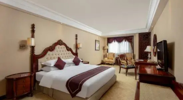 Люкс Royal Country Garden Phoenix Hotel