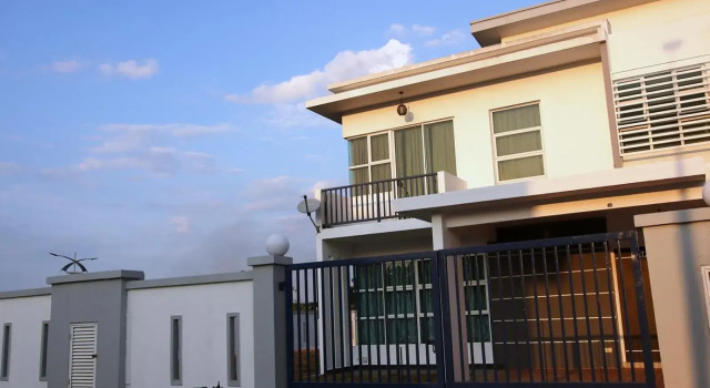 Cozy Homestay Desaru Vacation Bungalow - 10 pax, Varaa Hotelli Hotellit Johor pysäköinnillä, Pysäköinti