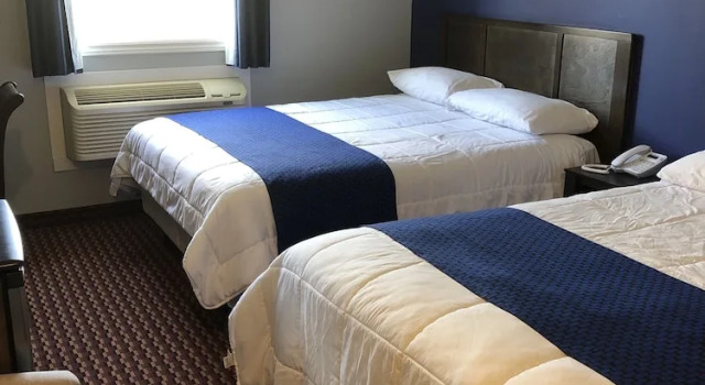 Четырёхместный номер Deluxe Travellers Motel - New Wing