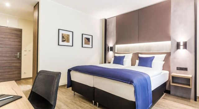 SKY Hotel Cloppenburg, Забронировать Отель Клоппенбург 