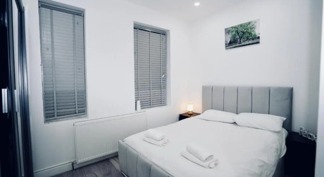 Luxury Apt Close To Ilford Station - Free Parking, Забронировать Отель Отели Большого Лондона с парковкой, Парковка