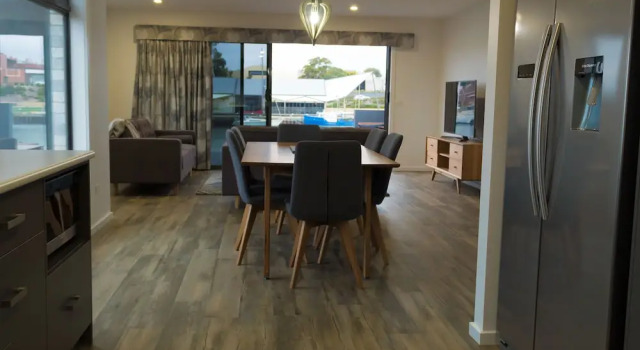 Ulverstone Waterfront Apartments, Rezerwuj Apartament Hotele w Ulverstone z parkingiem, Parking