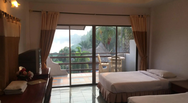 Duenshine Resort