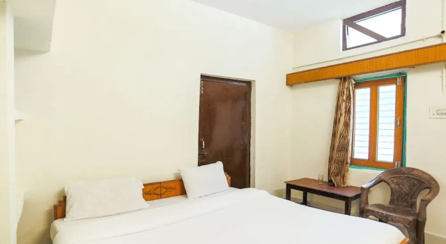 SPOT ON 44566 Hotel Gautam Park
