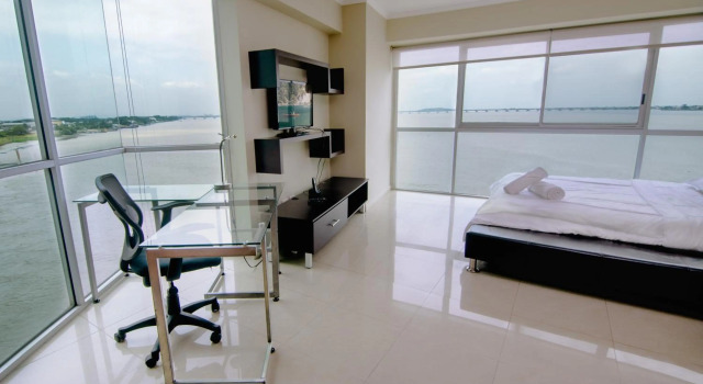 Suite 8 vista al río Riverfront 2, Puerto Santa Ana, Guayaquil