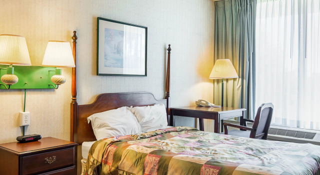 Econo Lodge Mountain Home, Varaa Mini-hotelli Hotellit Ozark uima-altaalla, Uima-allas
