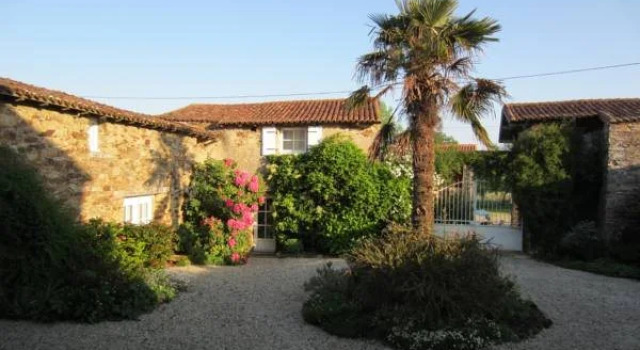 Relais de la Rinière, Забронировать Отель Ле Ландро 