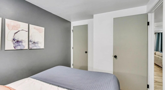 Comfortable 2BR Apt Near Capitol Hill & SLC, Забронировать Отель Солт-Лейк-Сити Salt Lake County, рядом с Ensign Peak Park
