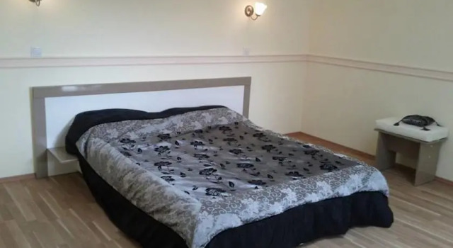 Casa Enache, Rezerwuj Hotel Hotele w Bălteni z basenem, Basen