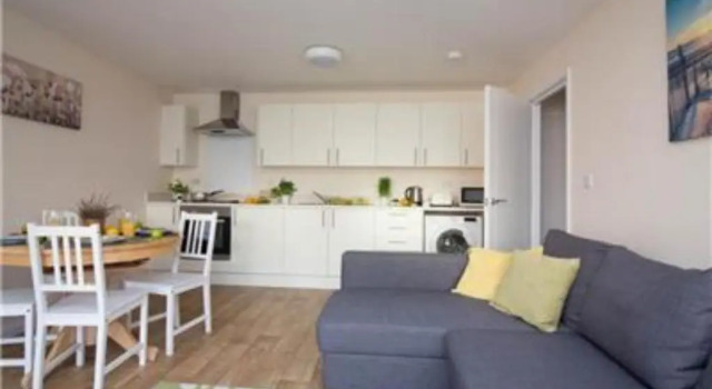 Апартаменты Stayzo Stylish Accommodation in Southampton 10