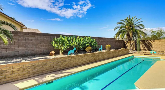 Коттедж 'coyote Casa' w/ Mtn Views in Tuscon Desert Oasis