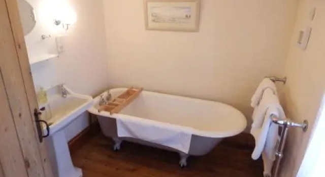 Westgate House & Barn, Book Hotel Whaplode Merseyside