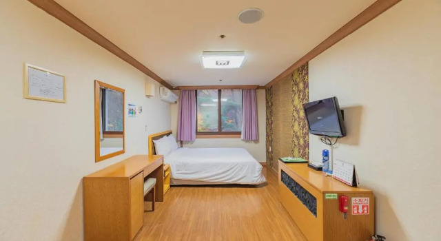 Двухместный Standard номер - Free Access to Sauna Once During Stay Osaek Greenyard Hotel