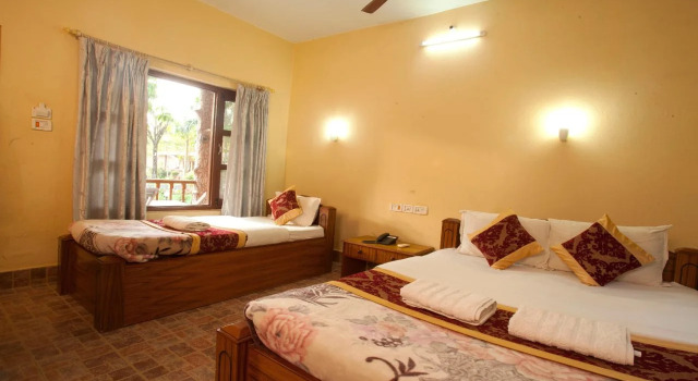 Jungle Safari Lodge Chitwan National Park Sauraha, Забронировать Курортный отель Отели Саураха с парковкой, Парковка
