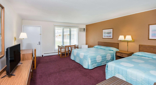 Четырёхместный номер Standard Knights Inn Kirksville
